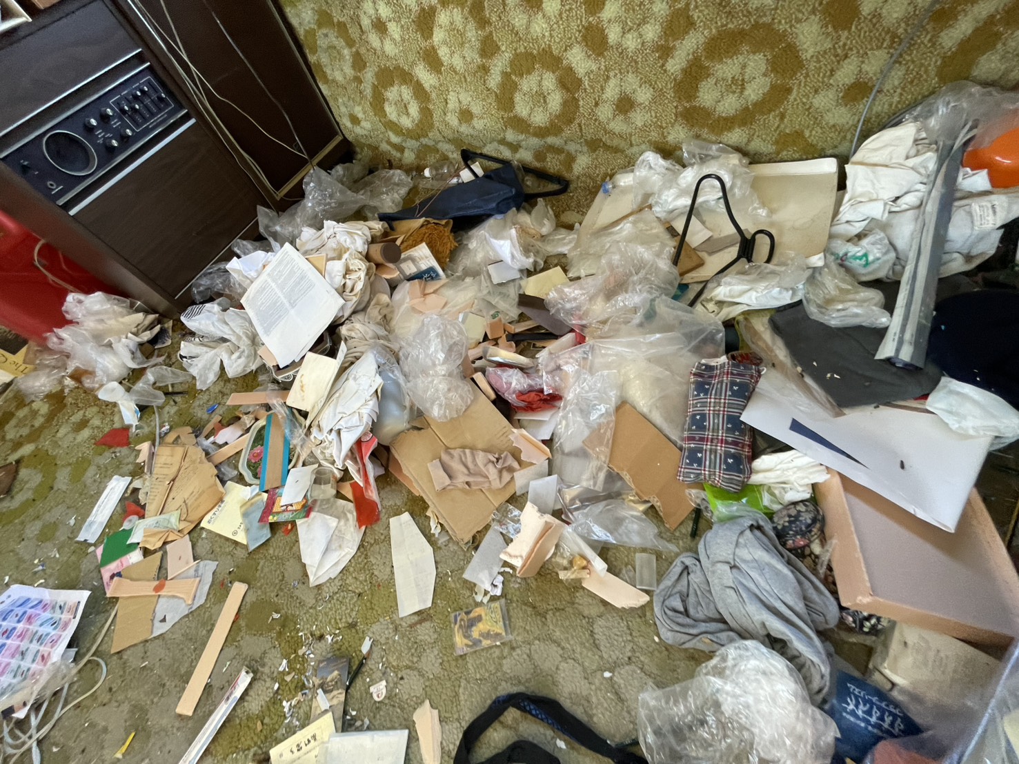 【松戸市】6DKの広大な遺品整理。収納の奥から現れる「思い出の層」と格闘！